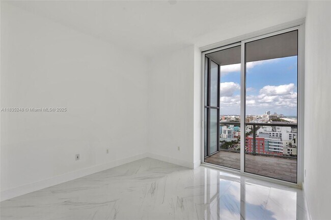 Building Photo - 50 South Pointe Dr
