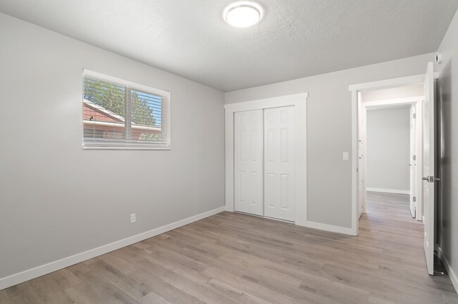 Building Photo - Kiene Donjean