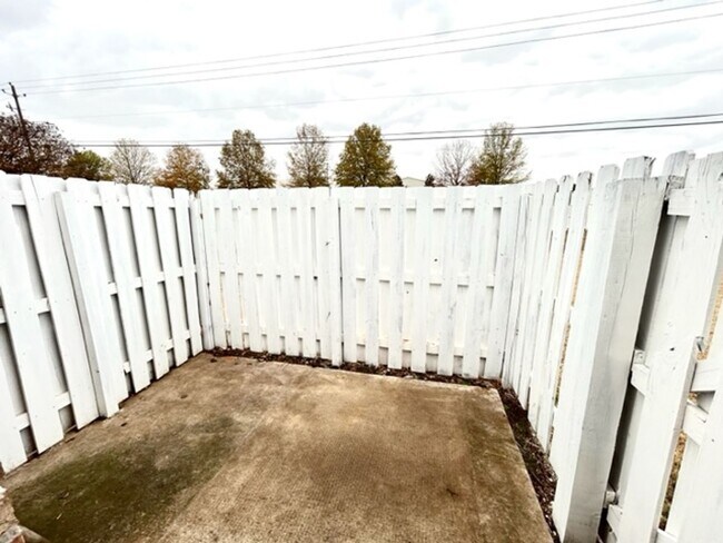 Building Photo - 131 Railroad Ridge Rd