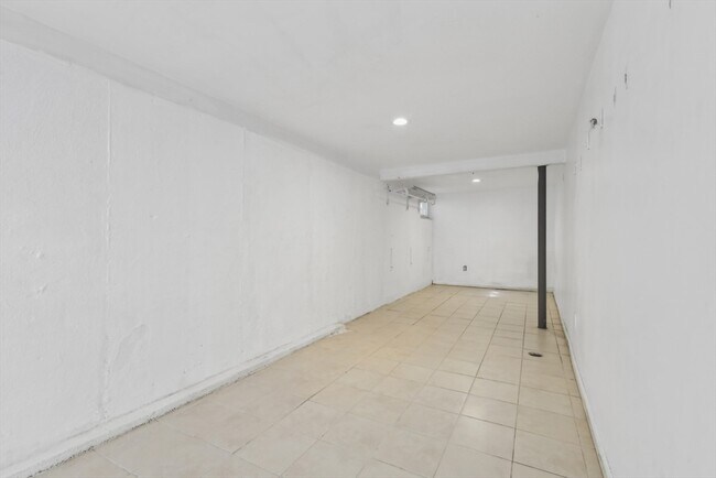 Building Photo - 89 Brush Hill Rd