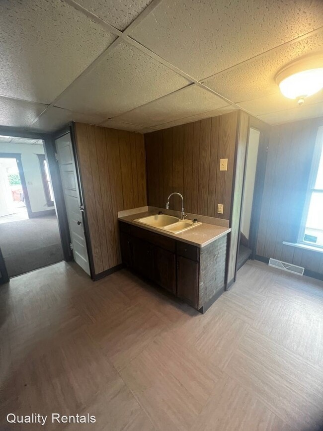 Building Photo - 3 br, 1 bath House - 228 E 26TH