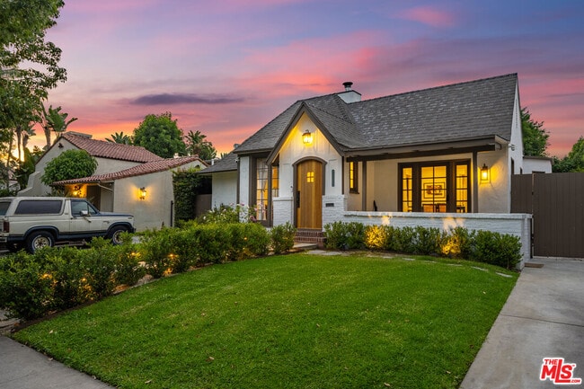 Building Photo - 6537 Moore Dr