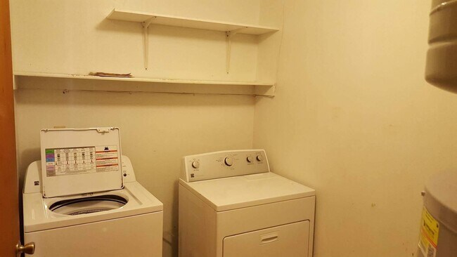Laundry Room - 1500 Luisa St