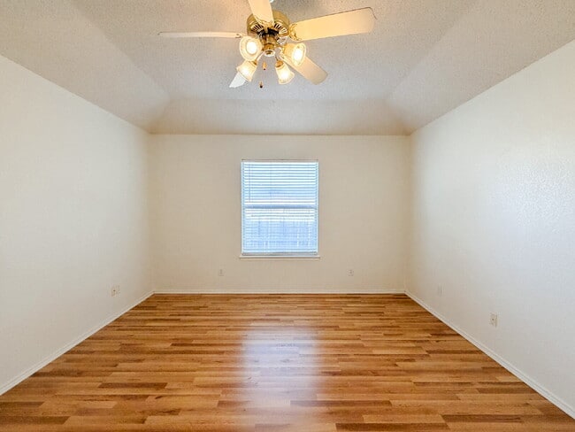 Building Photo - 3 Bedroom, 2 Bath Home in Crowley on Corner Lot