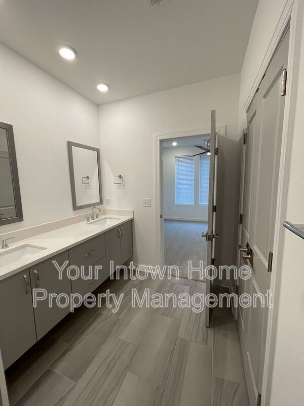Building Photo - 407 Pratt Dr SE