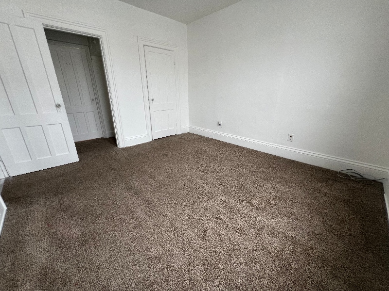 Building Photo - 194 Main St