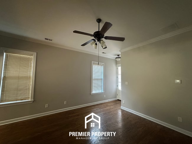 Building Photo - 6942 Lagrange Grove Dr