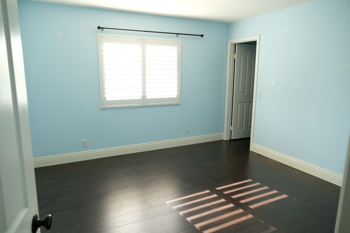 Building Photo - 16 Villager