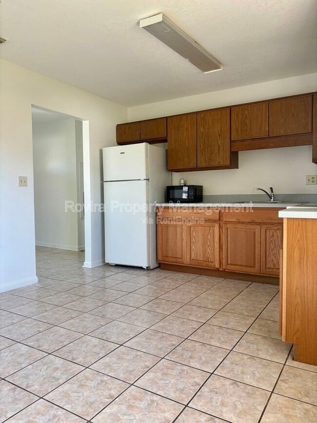 Building Photo - 176 Birmingham Dr