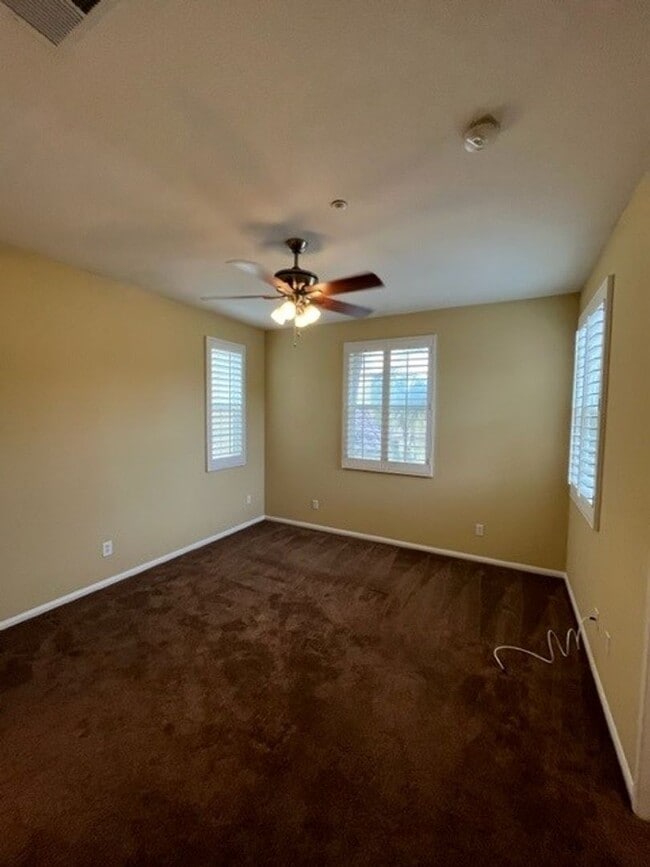Building Photo - 2852 Villas Way