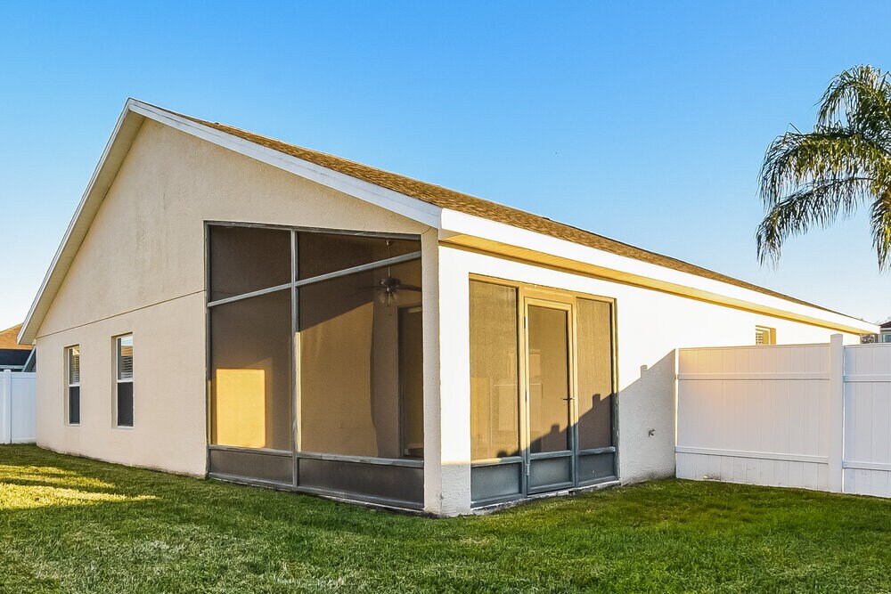 Building Photo - 2613 Deck Ave