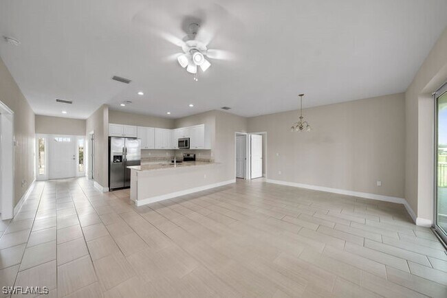 Building Photo - 1004 NW 35th Pl