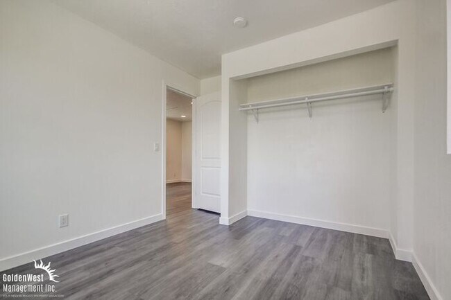 Building Photo - Newly Renovated 2Bdm 1Ba Apartment ADU Loc...