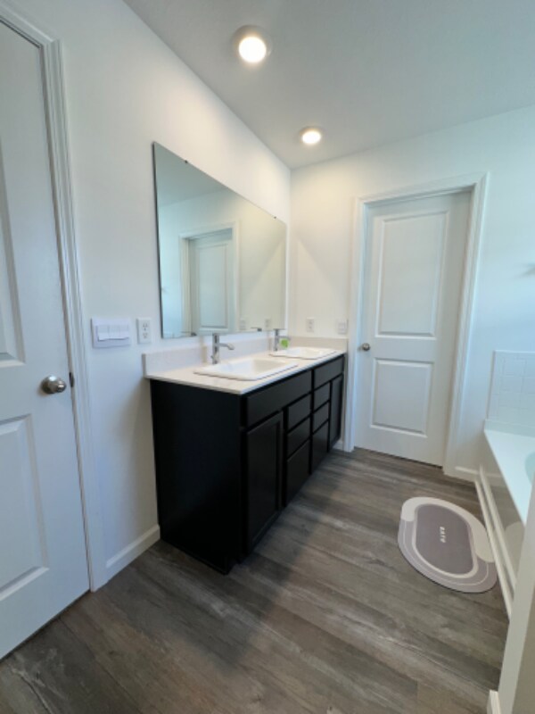 Building Photo - 4145 Bradley Dr