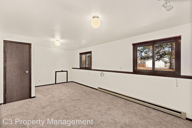 Building Photo - 4 br, 2 bath House - 2800 Sagebrush Drive