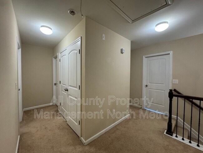 Building Photo - 837 Ivy Vine Pl
