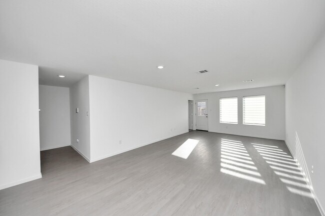 Building Photo - 3052 Dawn Sound Dr