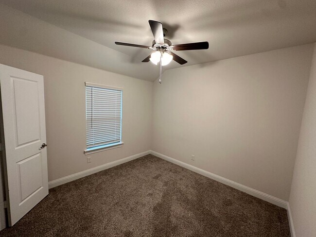 Building Photo - Beautiful 2 Story House with 2 Living Area...