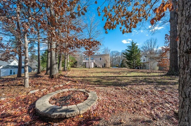 Building Photo - 117 Settlement Dr