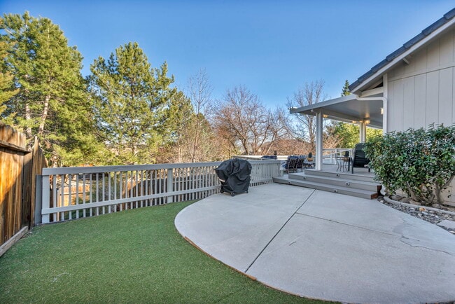 Building Photo - 6500 Brookview Cir