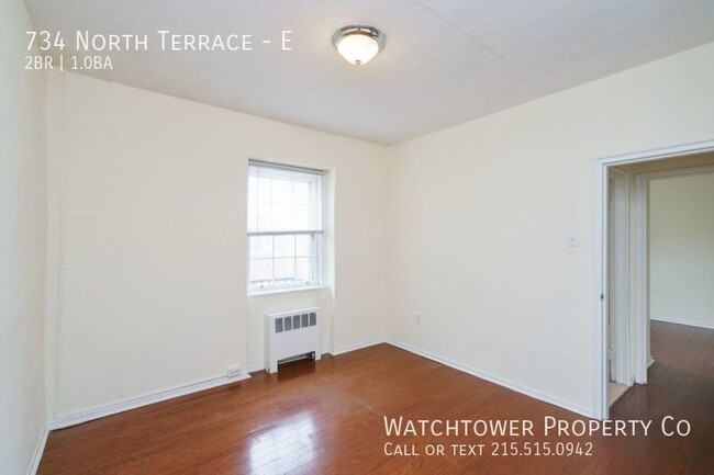 Building Photo - 734 North Terrace