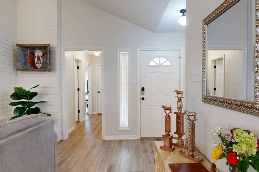 Building Photo - 1815 Gettysburg Ln