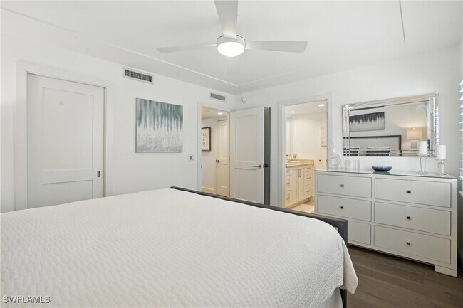 Building Photo - 9517 Gulf Shore Dr