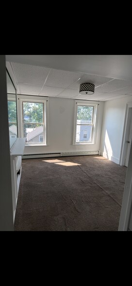 Building Photo - 828 2nd St