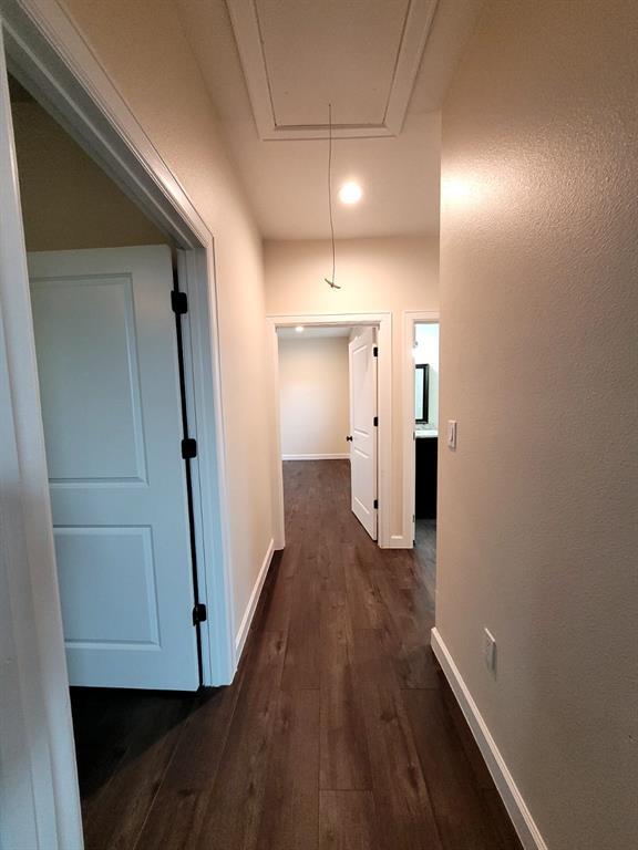 Building Photo - 750 S Main St