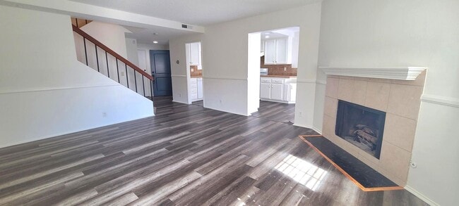 Building Photo - Townhome - 3 bedrooms + 2.5 bathrooms.  AV...