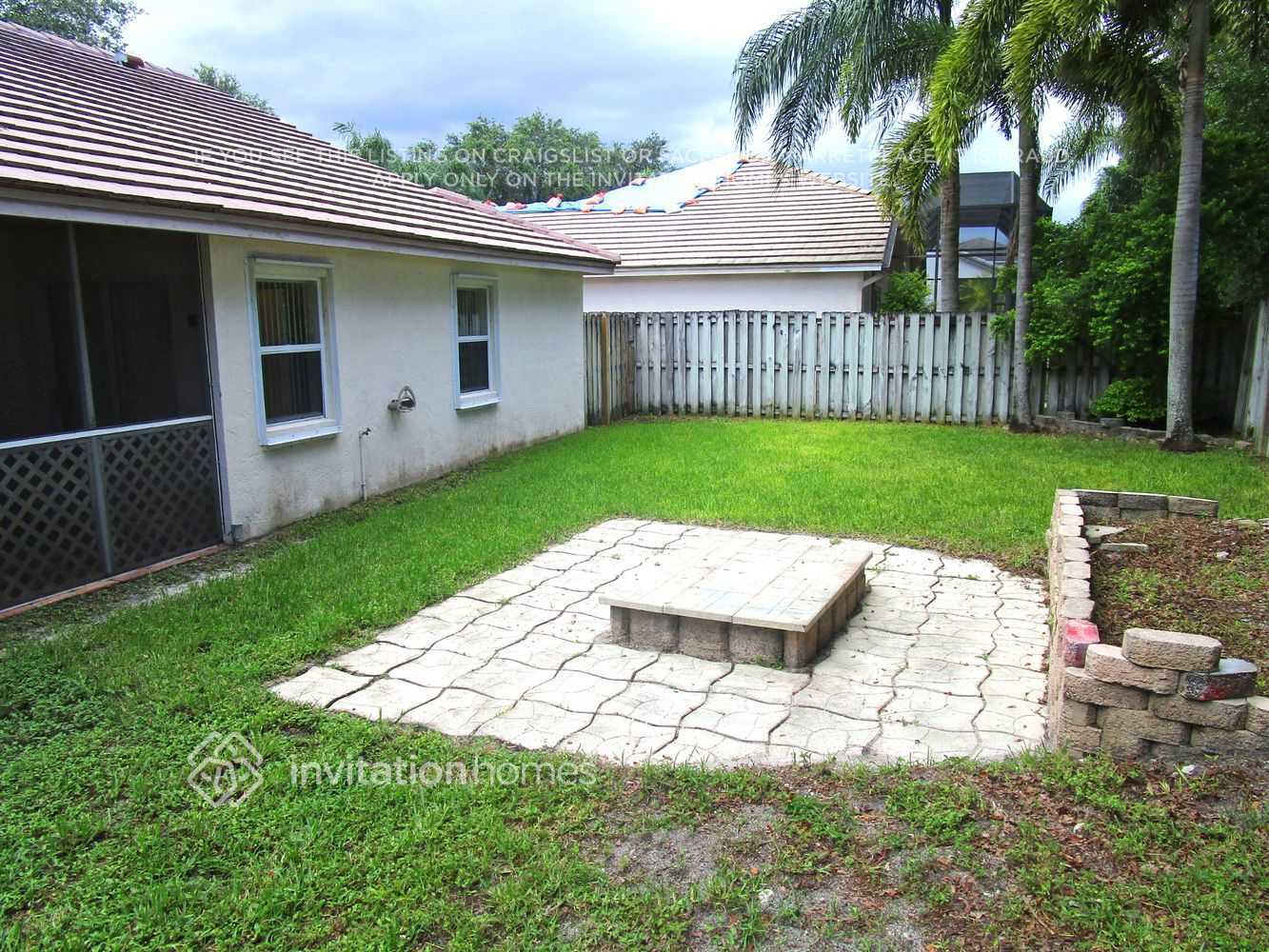 Building Photo - 7620 NW 47th Ave