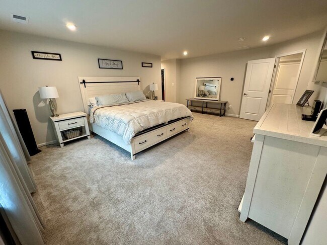 Building Photo - 203 Braeburn Dr