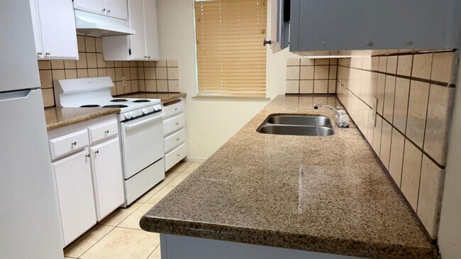 Building Photo - 125 Skaggs St