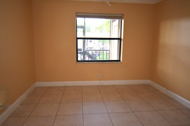 Building Photo - 7091 Golf Colony Ct