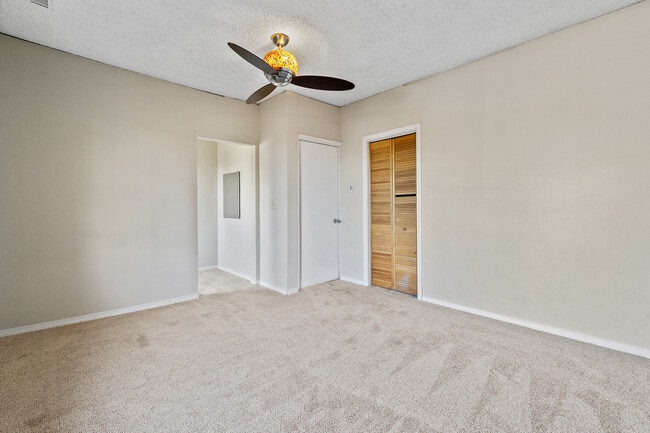 Building Photo - 921 S Sprague Ave