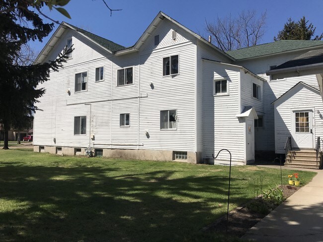 Primary Photo - 606 Forest Pl