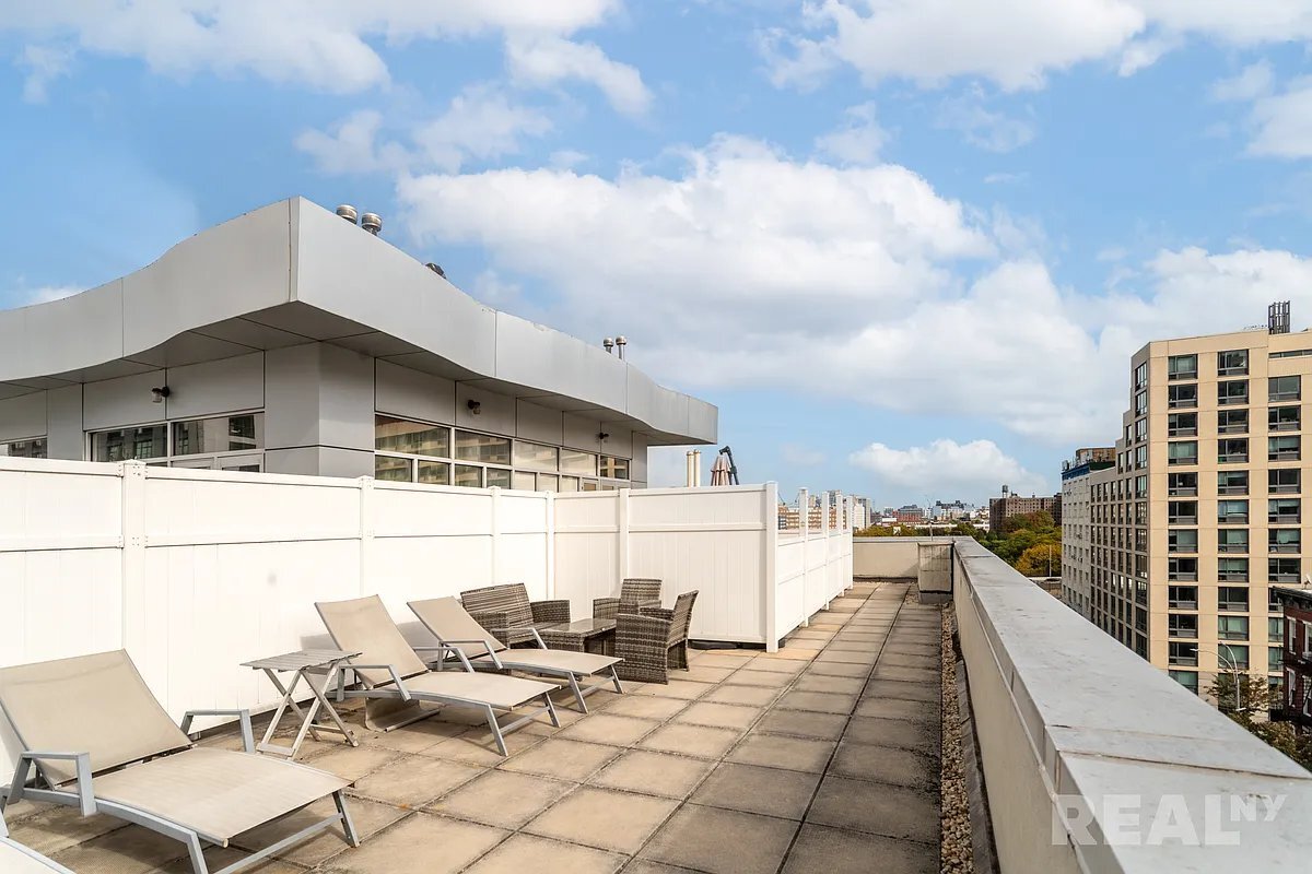 Building Photo - 177 Concord St