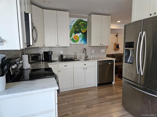 Building Photo - 36 Julie Ln