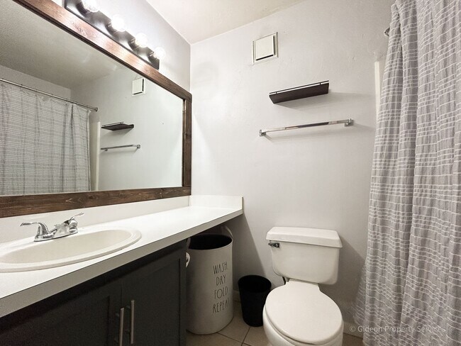 Building Photo - *3800 SW 20th Avenue - University Terrace ...