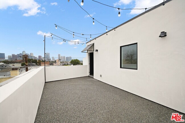 Building Photo - 1520 Magnolia Ave