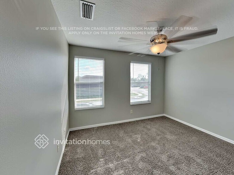 Building Photo - 4004 11th St E