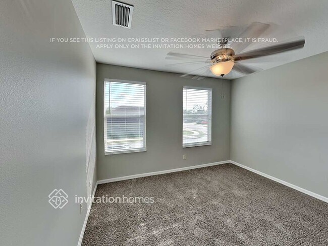 Building Photo - 4004 11th St E