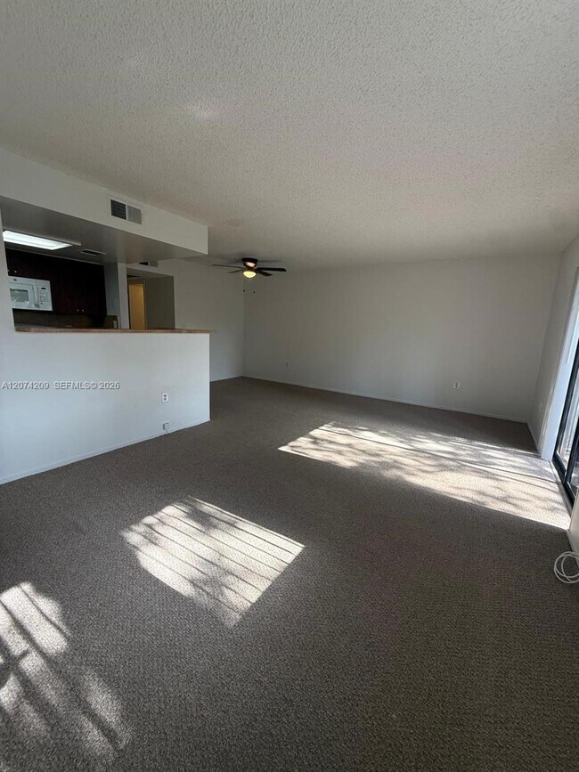 Building Photo - 3228 Coral Lake Dr