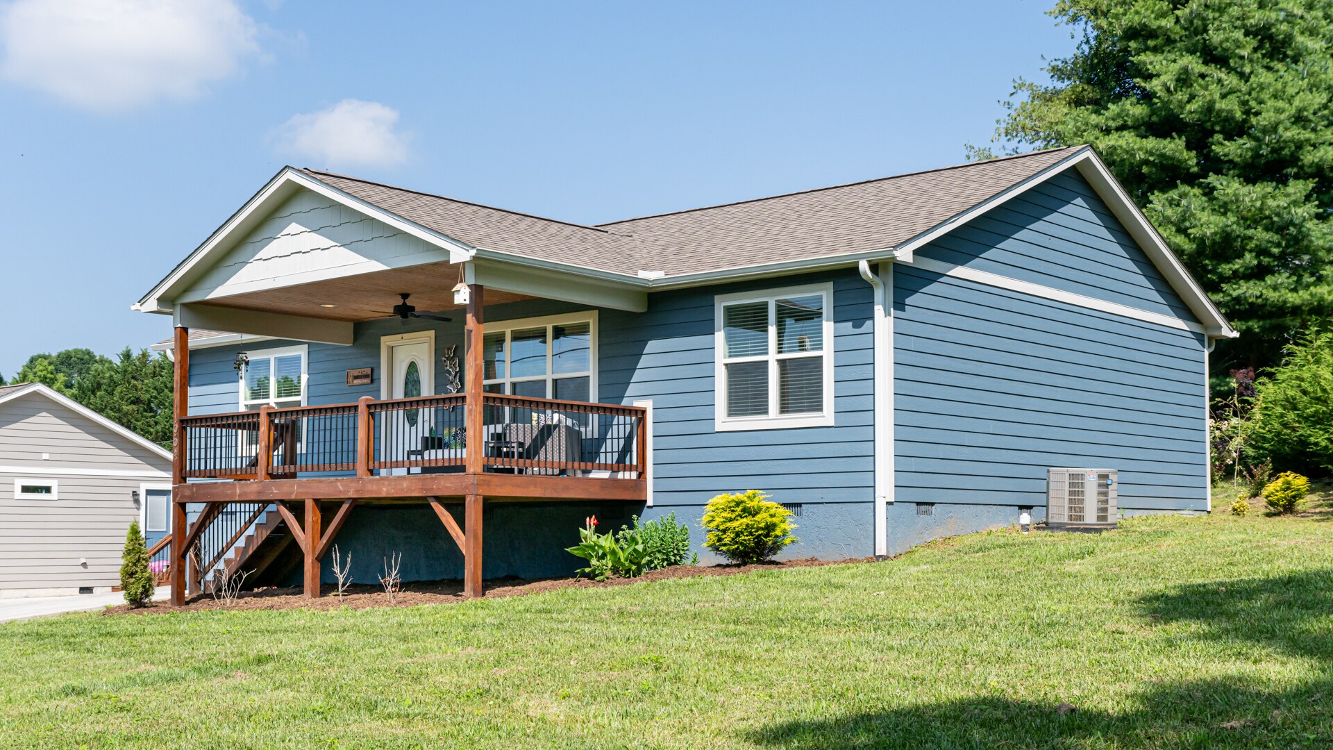 Building Photo - 664 Old Fort Rd