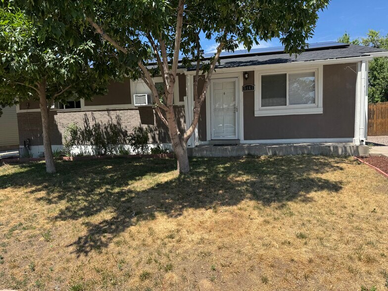 FRONT YARD - 5141 Xanadu St