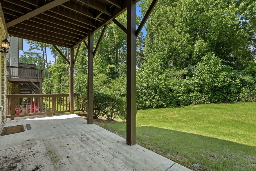 Building Photo - 2376 Tarben Dr