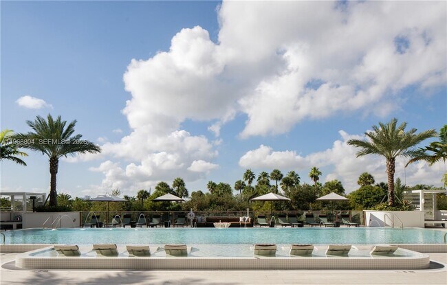 Building Photo - 3900 Alton Rd