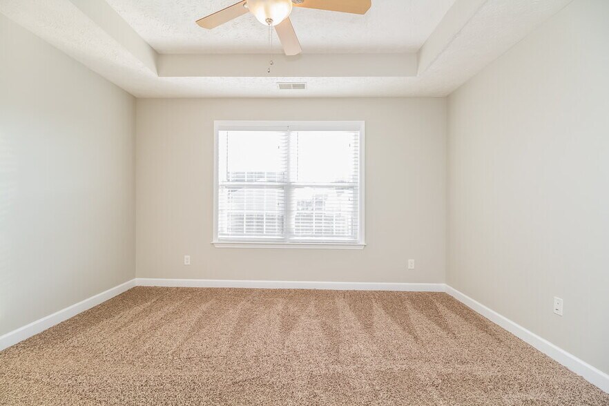 Building Photo - 1625 Beaconcrest Cir