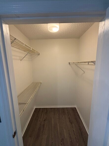 Building Photo - 2400 Feather Sound Dr