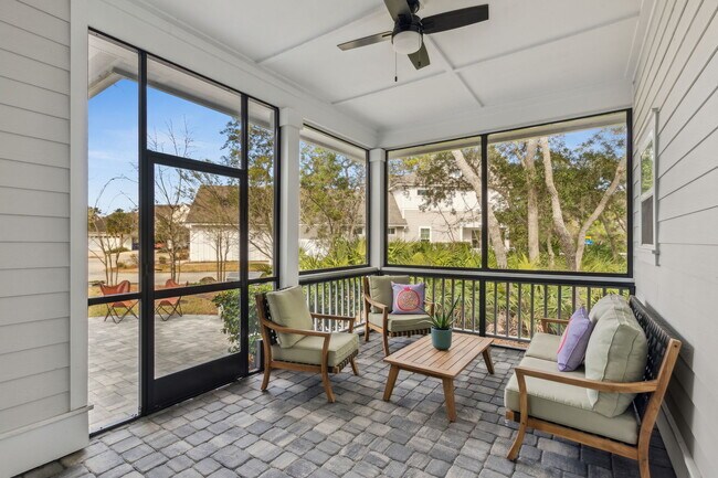 Building Photo - 1539 Coastal Oaks Dr